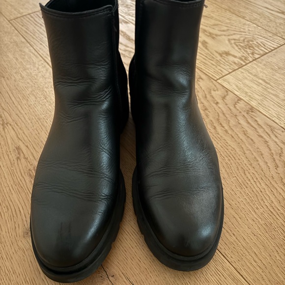 La Canadienne Sorento Waterproof Chelsea Boot - Picture 17 of 17